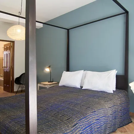 814 Monte Estrelicias Villa