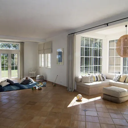 814 Monte Estrelicias Villa *