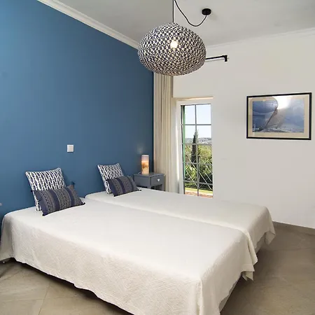 814 Monte Estrelicias * Lagos