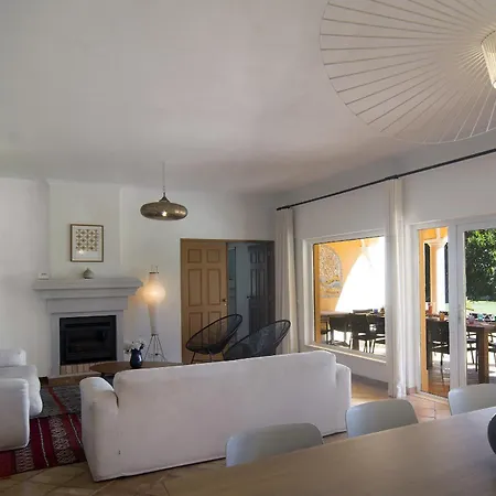 814 Monte Estrelicias Villa Lagos
