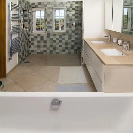 814 Monte Estrelicias Villa