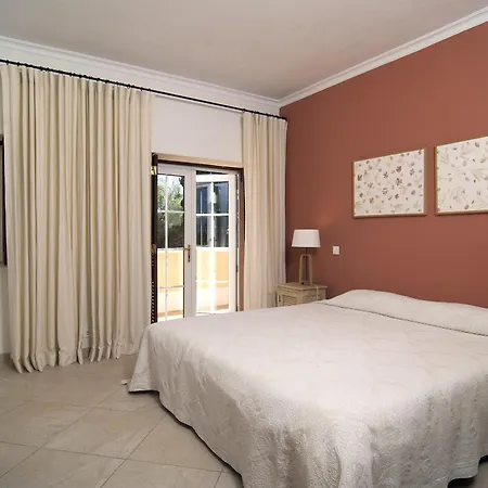 Villa 814 Monte Estrelicias