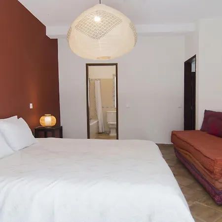 814 Monte Estrelicias Villa